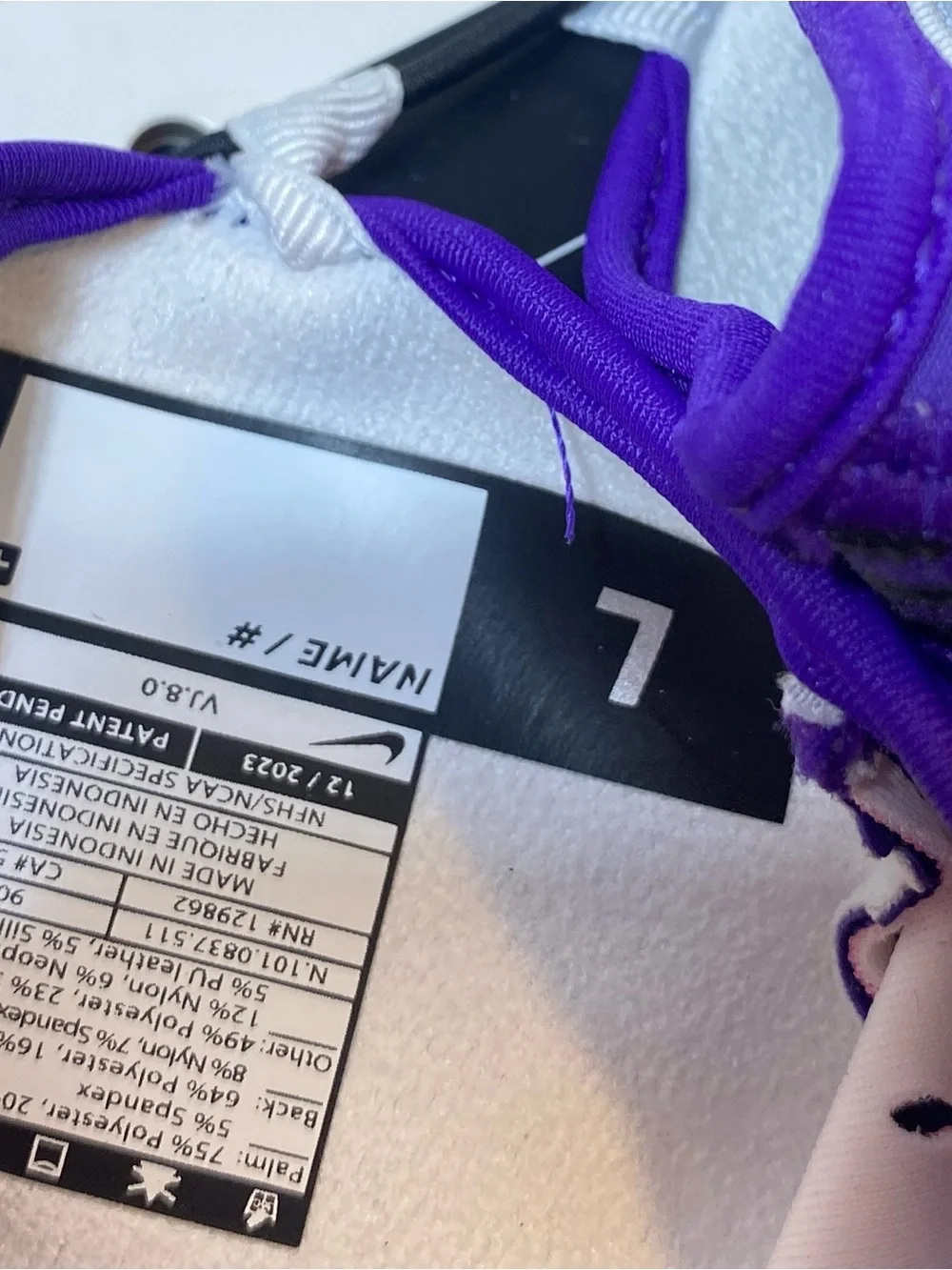 Nike Vapor Jet Women’s Football Gloves Purple/Black Size L Brand New With Tags